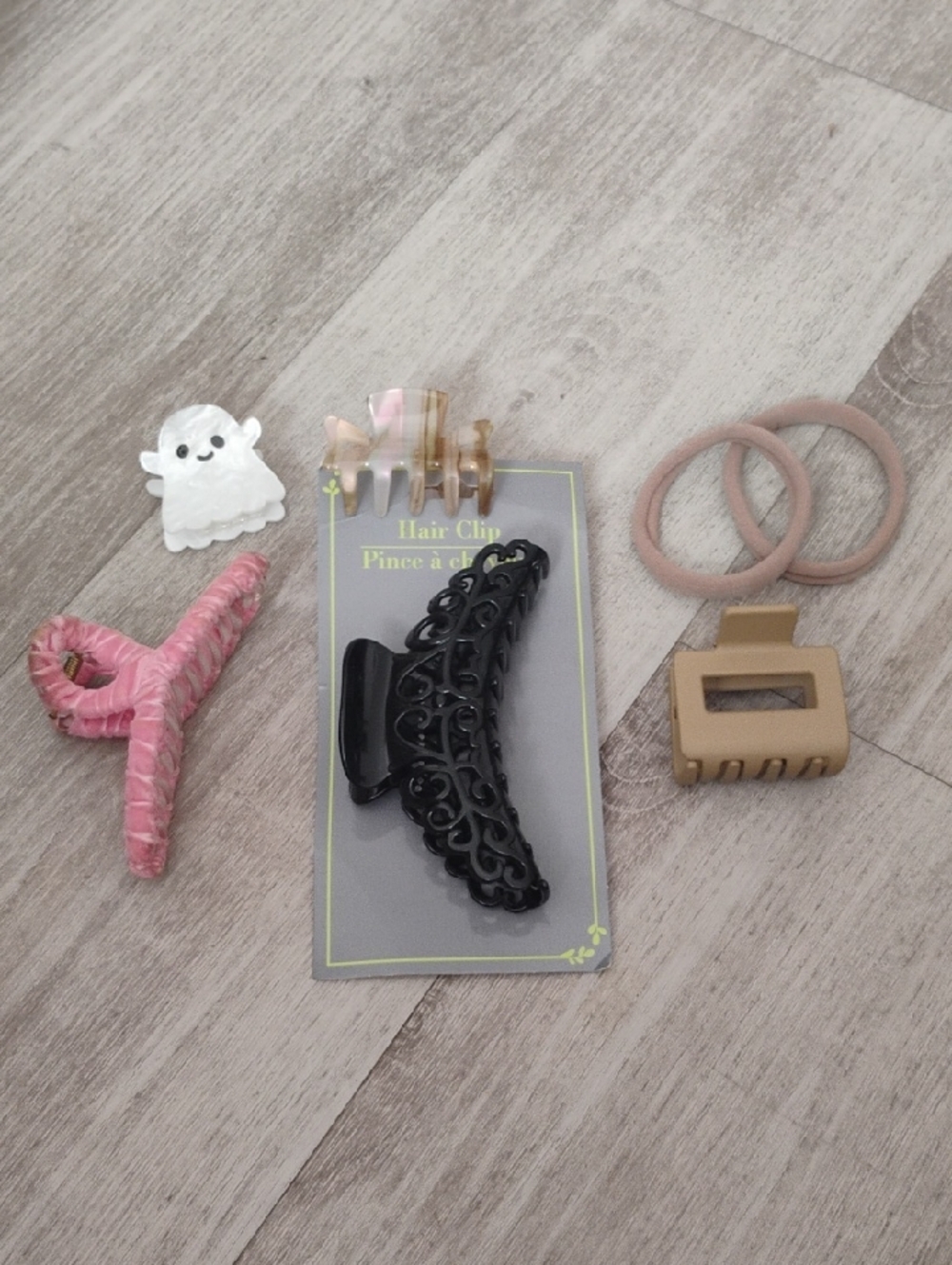 Mixed Hair Clip Set with Black Filigree Claw✨🩷